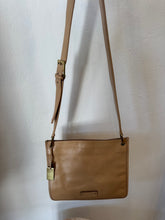 Load image into Gallery viewer, Vintage Gucci - Leather Shoulder Bag - Tan - S

