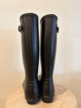 Load image into Gallery viewer, Hunter - Gumboots - Black - 38
