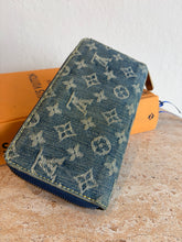 Load image into Gallery viewer, Louis Vuitton - Monogram Zippy Wallet - Denim - M
