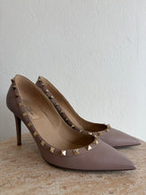 Load image into Gallery viewer, Valentino - Rockstud Pointed Pump Heels - Nude - 41
