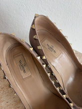 Load image into Gallery viewer, Valentino - Rockstud Pointed Pump Heels - Nude - 41
