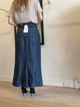 Load image into Gallery viewer, American Vintage - Cashmere Blend SS V Neck Knit - Oat - M

