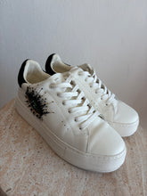 Load image into Gallery viewer, Kurt Geiger - Laney Evil eye Leather Beaded Sneakers - White - 40 -
