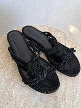 Load image into Gallery viewer, Le Monde - Beryl Rope Sandals  - Black - 40
