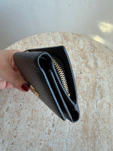 Load image into Gallery viewer, Gucci - GG Compact Marmont Wallet w Zip - Black - S
