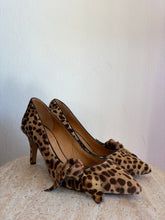 Load image into Gallery viewer, Isabel ETOILE Marant - Poppy Ponyhair Pump w bow - Leopard - 41
