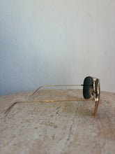 Load image into Gallery viewer, Ray Ban - Aviator Sunglasses - Gold Metal Rim
