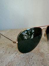 Load image into Gallery viewer, Ray Ban - Aviator Sunglasses - Gold Metal Rim
