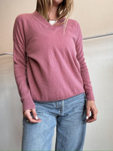 Load image into Gallery viewer, Cable - Cashmere V Neck Jumper - Rose - M
