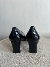 Load image into Gallery viewer, Stuart Weitzman - Classic Court Shoe - Navy Patent - 36.5

