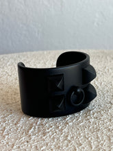 Load image into Gallery viewer, Hermes - Collier de Chien Cuff - Black - S - w box

