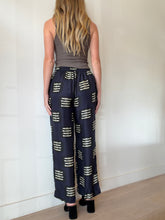 Load image into Gallery viewer, Oroton - Silk Marine Fish Print Pants - Navy - 8
