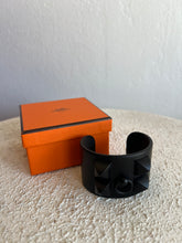 Load image into Gallery viewer, Hermes - Collier de Chien Cuff - Black - S - w box
