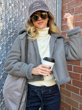 Load image into Gallery viewer, Chanel - Pilot Silver Ochre Aviator Sunglasses - Mirrored - S
