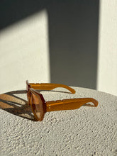 Load image into Gallery viewer, Pared x Bec &amp; Bridge  - Big Mumma Sunglasses - Caramel - RRP$260
