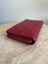 Load image into Gallery viewer, Louis Vuitton - Zip Wallet - Red - S
