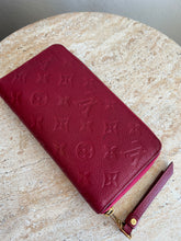 Load image into Gallery viewer, Louis Vuitton - Zip Wallet - Red - S
