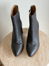Load image into Gallery viewer, Zoe Kratzmann - Ankle Boot w Wooden Block Heel - Grey - 38
