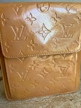 Load image into Gallery viewer, Vintage Louis Vuitton - Mott Vernis Pouchette Bag - Peach  - S
