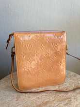 Load image into Gallery viewer, Vintage Louis Vuitton - Mott Vernis Pouchette Bag - Peach  - S
