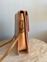 Load image into Gallery viewer, Vintage Louis Vuitton - Mott Vernis Pouchette Bag - Peach  - S
