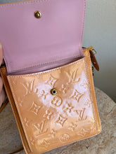 Load image into Gallery viewer, Vintage Louis Vuitton - Mott Vernis Pouchette Bag - Peach  - S
