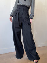 Load image into Gallery viewer, Frame - Cropped Collared Jumper - Black/White Stripe - M
