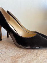 Load image into Gallery viewer, Jimmy Choo - Lizard Printed Velvet Heels - Brown - 39 - RRP$925

