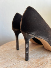 Load image into Gallery viewer, Jimmy Choo - Lizard Printed Velvet Heels - Brown - 39 - RRP$925
