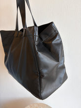 Load image into Gallery viewer, Anine Bing - Rio Tote Bag - Black - M
