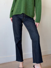 Load image into Gallery viewer, RG - Frayed Hem straight leg Jeans - Dark Denim - 26
