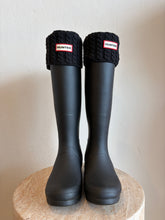 Load image into Gallery viewer, Hunter - Gumboots w socks - Black - 40/41
