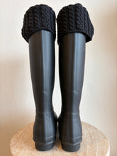Load image into Gallery viewer, Hunter - Gumboots w socks - Black - 40/41

