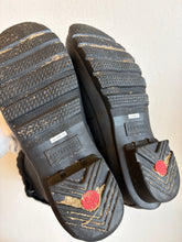 Load image into Gallery viewer, Hunter - Gumboots w socks - Black - 40/41
