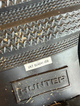 Load image into Gallery viewer, Hunter - Gumboots w socks - Black - 40/41
