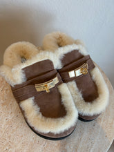 Load image into Gallery viewer, Nokwol - Toby Fur Mules - Brown - 39.5
