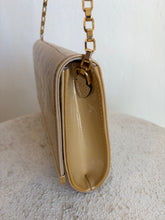 Load image into Gallery viewer, Louis Vuitton - Ana Vernis Clutch w Chain - Patent Beige - S
