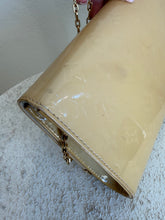 Load image into Gallery viewer, Louis Vuitton - Ana Vernis Clutch w Chain - Patent Beige - S
