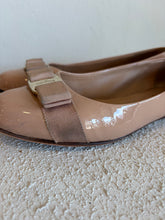 Load image into Gallery viewer, Salvatore Ferragamo - Vara Bow Ballet Flats - Patent Nude - 8
