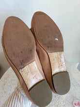 Load image into Gallery viewer, Salvatore Ferragamo - Vara Bow Ballet Flats - Patent Nude - 8
