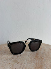 Load image into Gallery viewer, Celine - CL 40061 Sunglasses - Black - S
