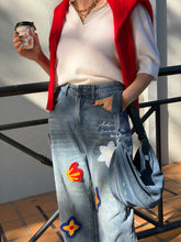 Load image into Gallery viewer, Achock - Jeans w embroidery patches - Mid Denim - M
