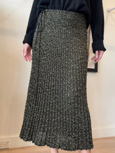 Load image into Gallery viewer, Scanlan Theodore - Knit Ribbed Skirt - Black w Gold Metallic Fleck - M
