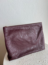 Load image into Gallery viewer, Etro - leather Clutch - Burgundy - S
