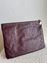 Load image into Gallery viewer, Etro - leather Clutch - Burgundy - S
