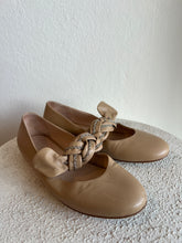 Load image into Gallery viewer, Rodo - Melita Leather Chain Ballet Flats - Tan - 39.5 - RRP$1,350
