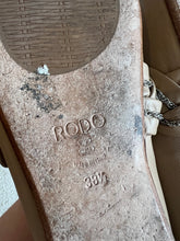 Load image into Gallery viewer, Rodo - Melita Leather Chain Ballet Flats - Tan - 39.5 - RRP$1,350
