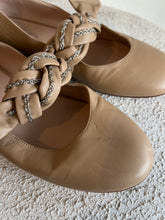 Load image into Gallery viewer, Rodo - Melita Leather Chain Ballet Flats - Tan - 39.5 - RRP$1,350
