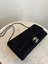 Load image into Gallery viewer, Chanel - East West Wallet on Chain - Metallic Black - S
