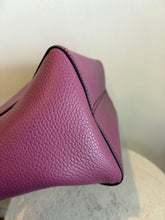 Load image into Gallery viewer, Gucci - 2000s Swing Leather Tote - Berry/Navy -M
